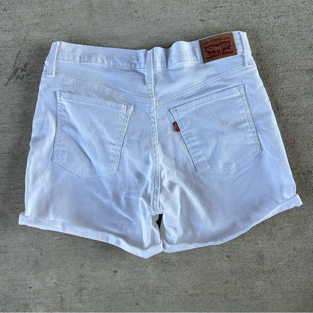 Levi’s Mid Length Denim Shorts Size 30